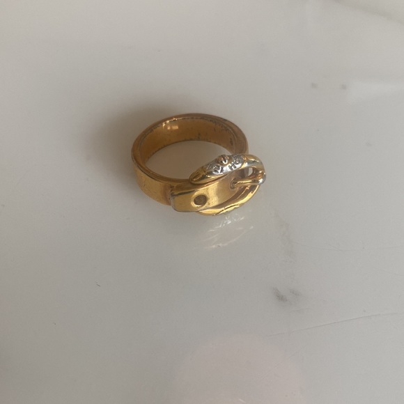 Henri Bendel gold buckle ring size ~6 ⭐️💍✨ - Picture 3 of 3